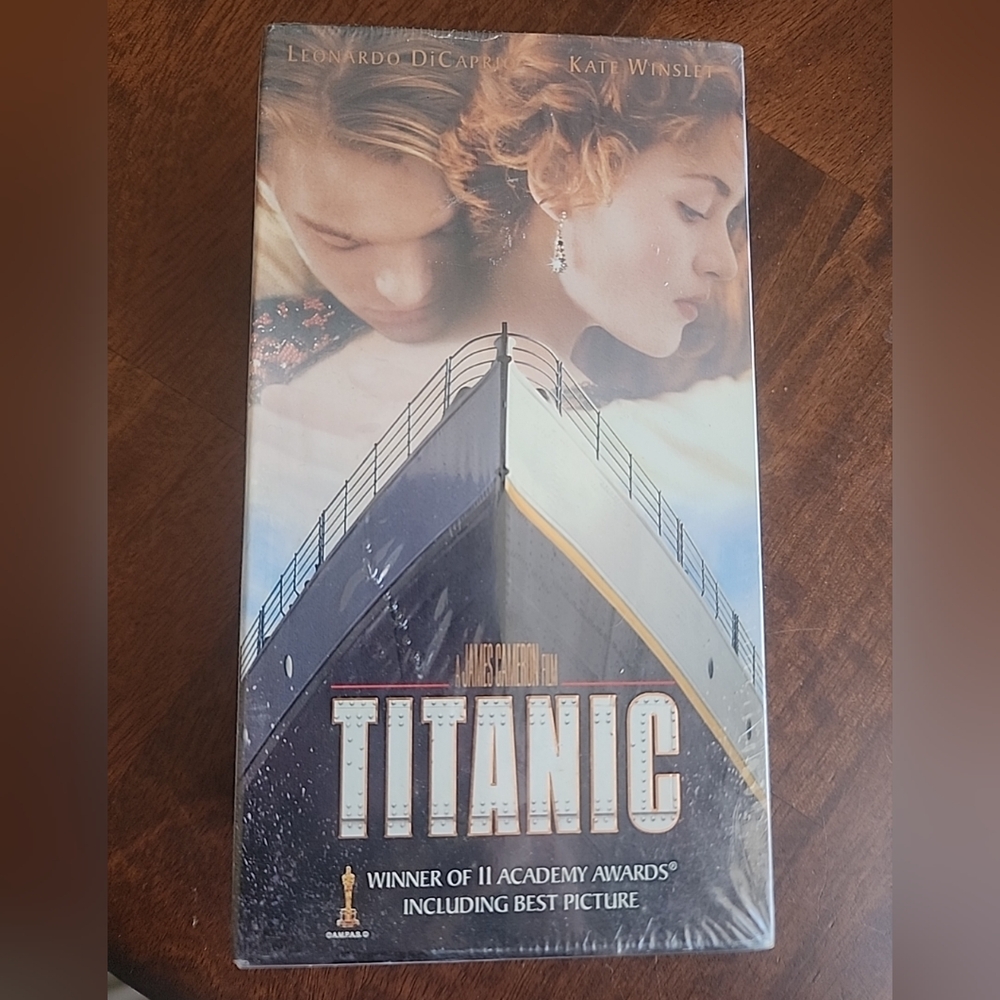 Titanic (VHS 2-Tape Set, 1998) - FACTORY SEALED